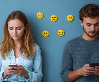 Emotional Unavailability in the Age of Instant Replies 