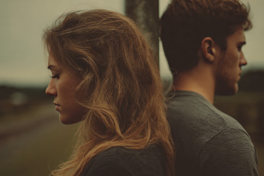 couple experiencing slow fade in relationships