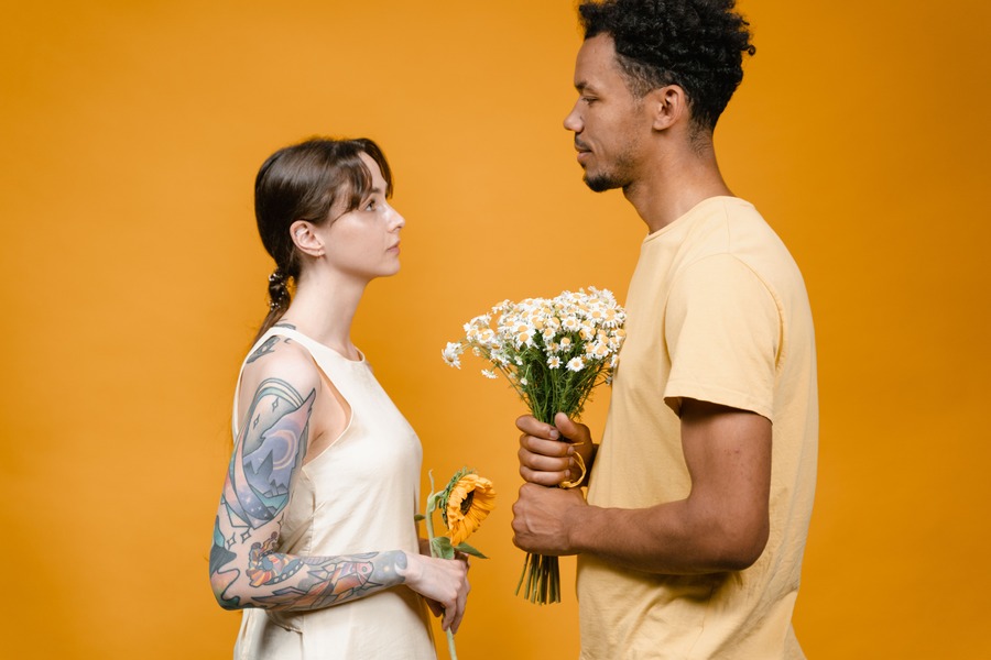 Clear-Coding in Dating